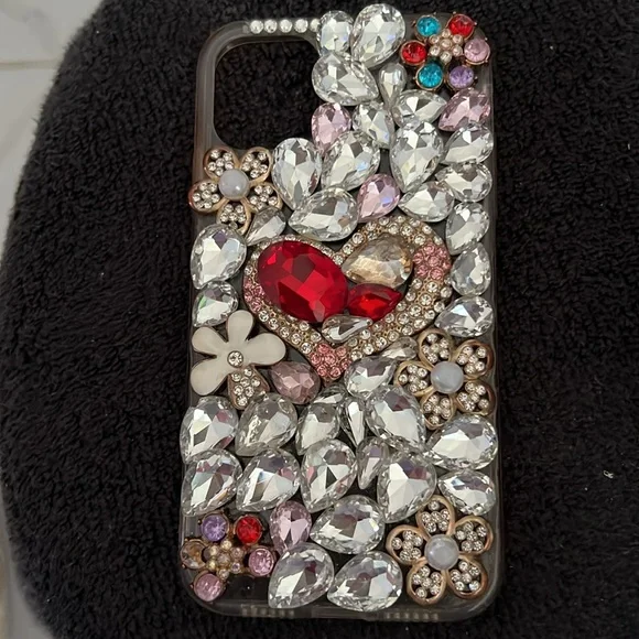 BUNDLE OF IPHONE 11 JEWELED CASE & 2 NEW CHARGING CABLES & PKG CABLE PROTECTORS - Picture 2 of 8